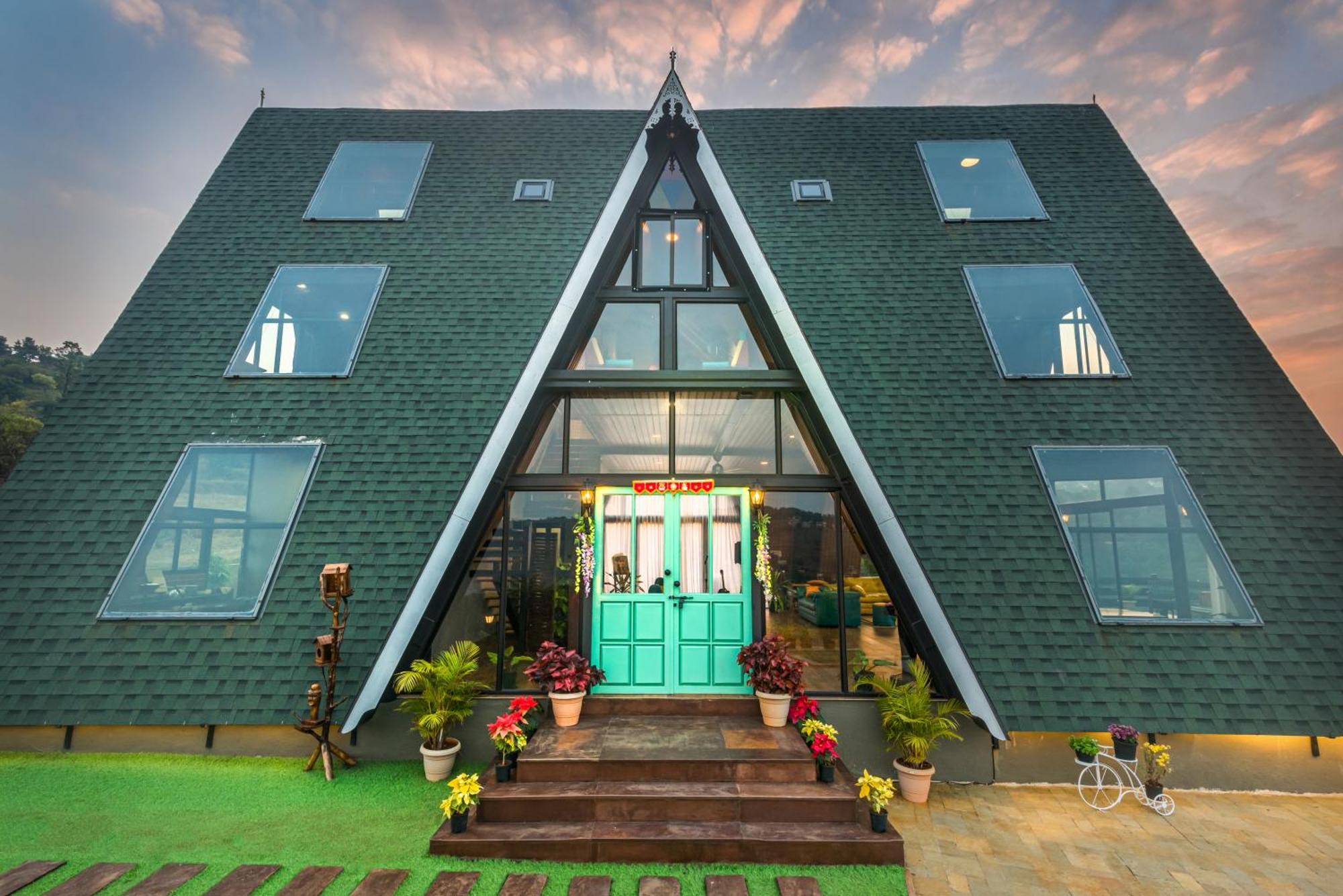 Saffronstays A Vantage, Panchgani - A Pyramid Shaped Unique Luxury Villa With Infinity Valley Views Luaran gambar