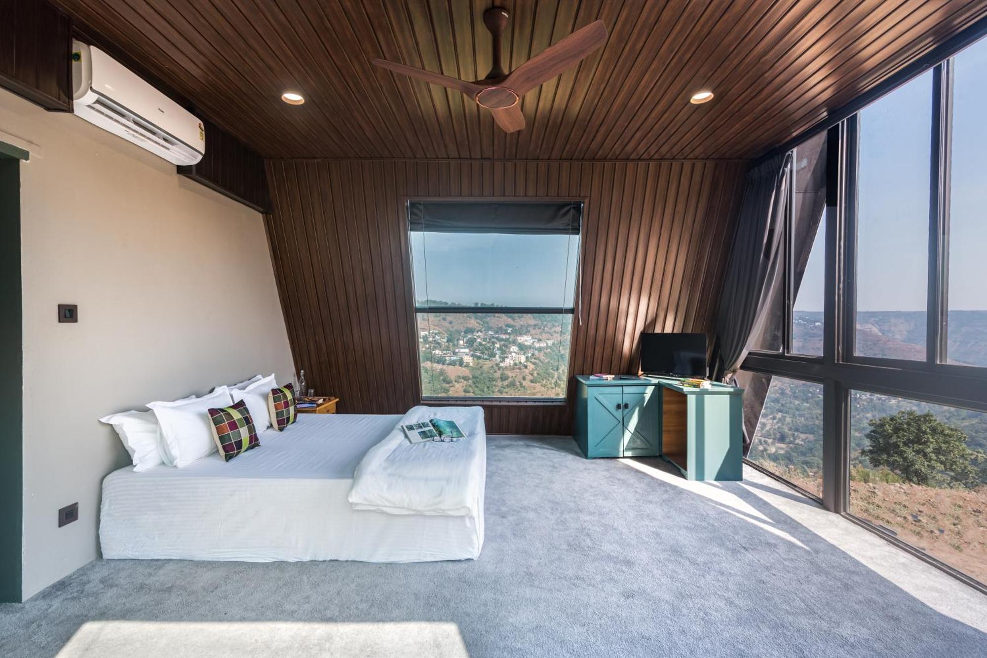 Saffronstays A Vantage, Panchgani - A Pyramid Shaped Unique Luxury Villa With Infinity Valley Views Luaran gambar